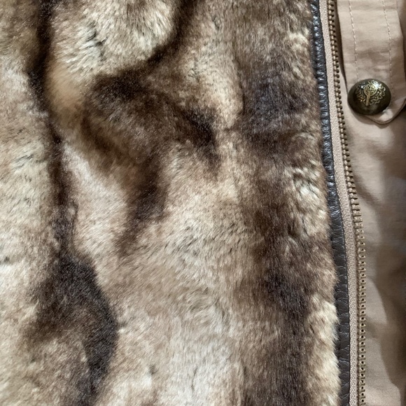 SHOWSTOPPER! 💖 European coat - Picture 7 of 9